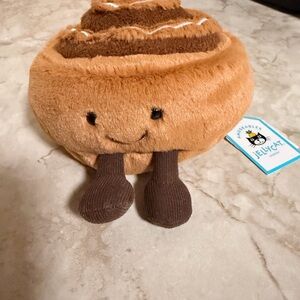 Jellycat amuseables cinnamon bun